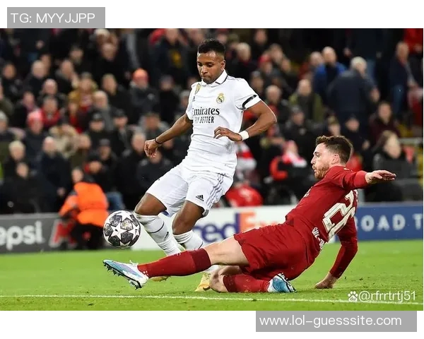 意甲焦点战利物浦与巴黎圣日耳曼握手言和红牌事件引发全场热议