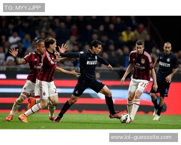 世界杯激战AC米兰与拜仁鏖战至平局绝杀瞬间引发全场狂欢点评 世界杯激战AC米兰与拜仁鏖战至平局绝杀瞬间引发全场狂欢点评