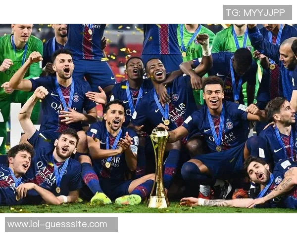 欧联杯激战:巴黎圣日耳曼与马竞平局红牌争议引发全场热议 欧联杯激战:巴黎圣日耳曼与马竞平局红牌争议引发全场热议