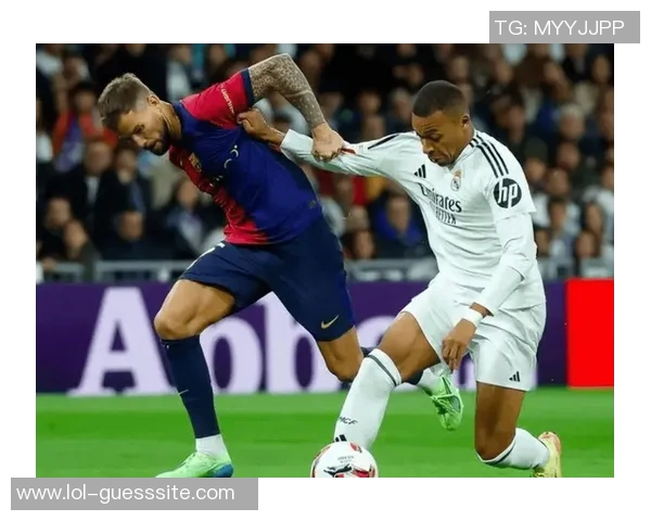 英超激战:皇马3-0拜仁帽子戏法引发争议判罚全场沸腾 英超激战:皇马3-0拜仁帽子戏法引发争议判罚全场沸腾