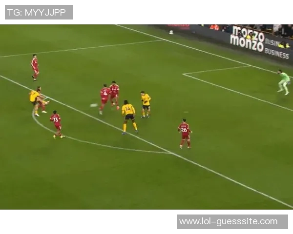 英超激战国米与利物浦战成平局绝杀瞬间点燃全场气氛与转会传闻交织