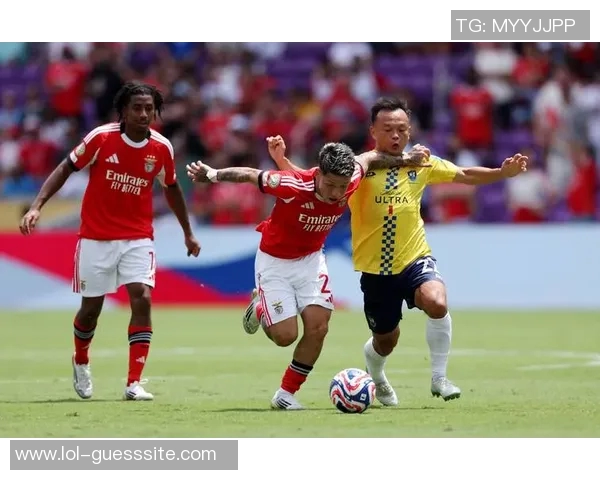 中超激战国米狂胜拜仁六比二红牌争议引发全场热议